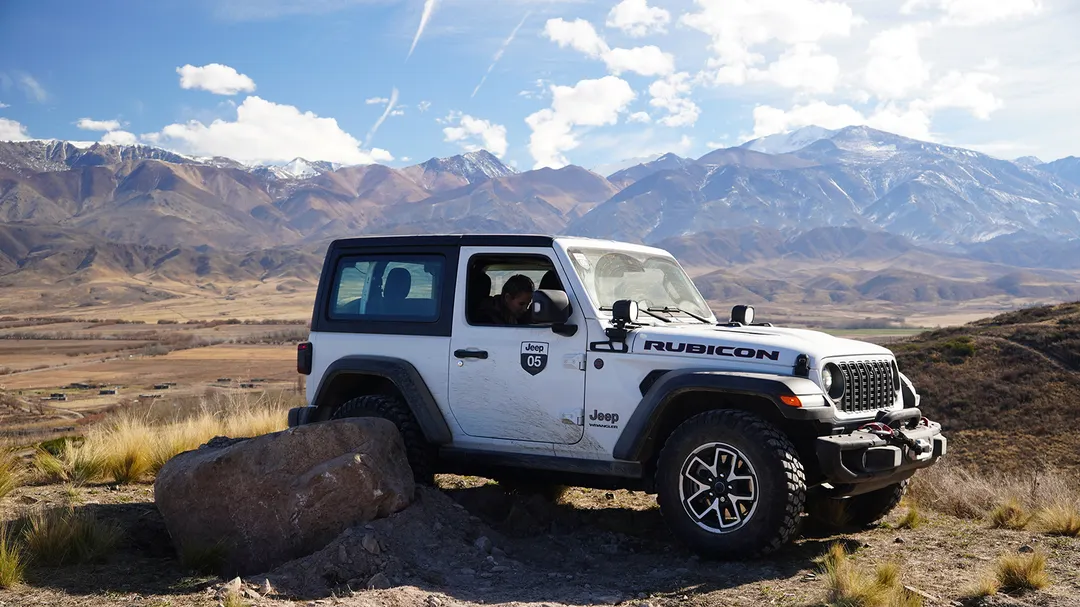 El evento ofreció a los participantes la oportunidad de aprender técnicas de conducción 4x4 en escenarios reales con la guía de expertos.