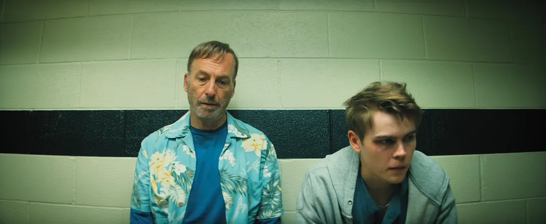 Bob Odenkirk protagoniza la secuela de Nadie. 
