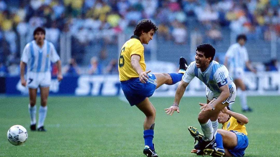 En Italia 90, Argentina hizo historia eliminando a Brasil en octavos de final. Luego, el equipo de Bilardo llegaría a la final y la perdería con Alemania.