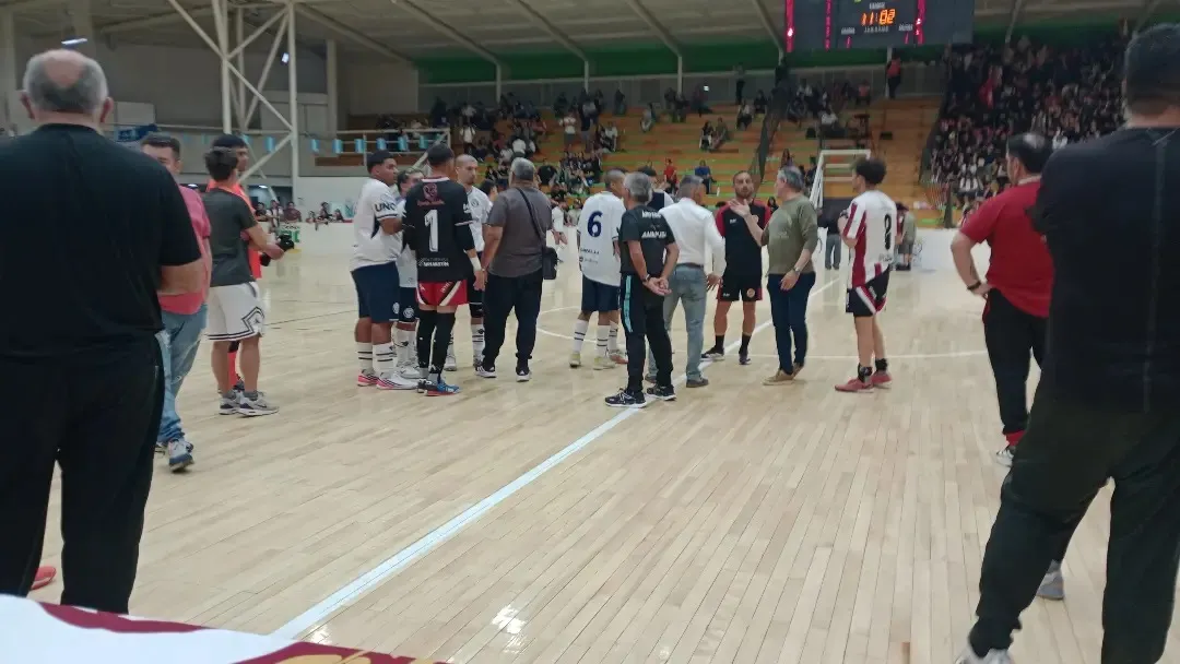 Fue una noche triste para el futsal.