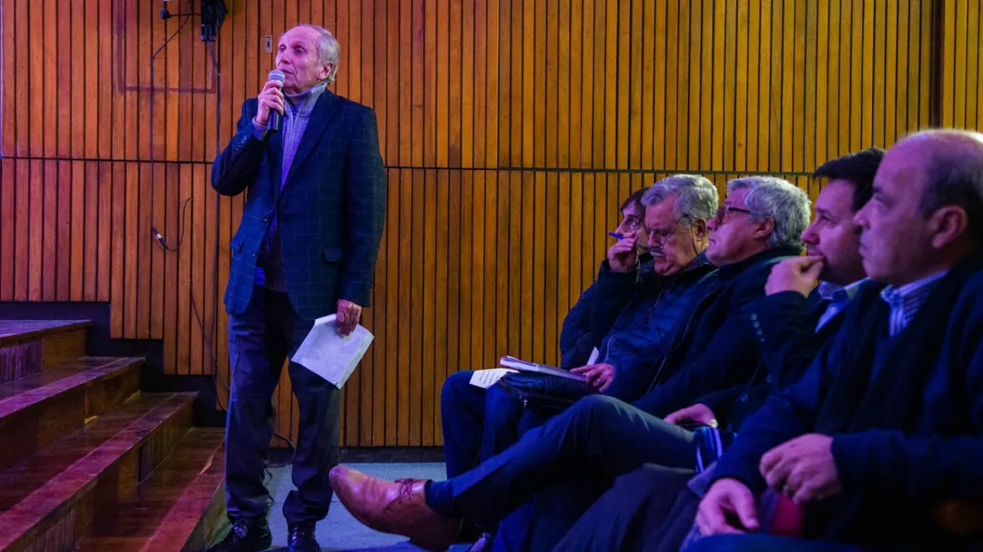 El intendente Rufeil en la audiencia publica por la R7, convocada el año pasado por Vialidad Nacional.