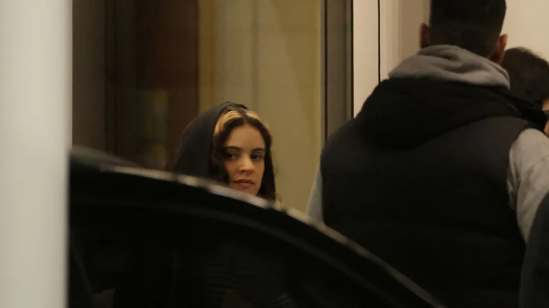 La cantante llegó a Ezeiza en la madrugada de este jueves.