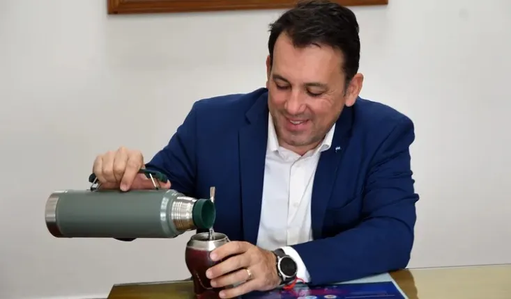 García Zalazar logró algo que, en política, suele ser más importante que una foto; sentarse a conversar sobre un proyecto de gobierno con dirigentes que tienen experiencia, historia y conocimiento de la política nacional.