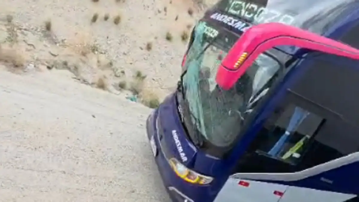 Aparatoso accidente en Ruta 7: un colectivo y un camión chocaron entre Uspallata y Potrerillos