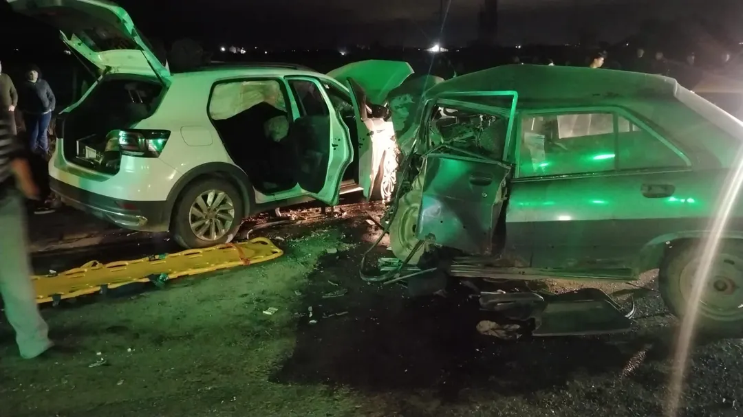 El estado de los autos tras el violento choque.