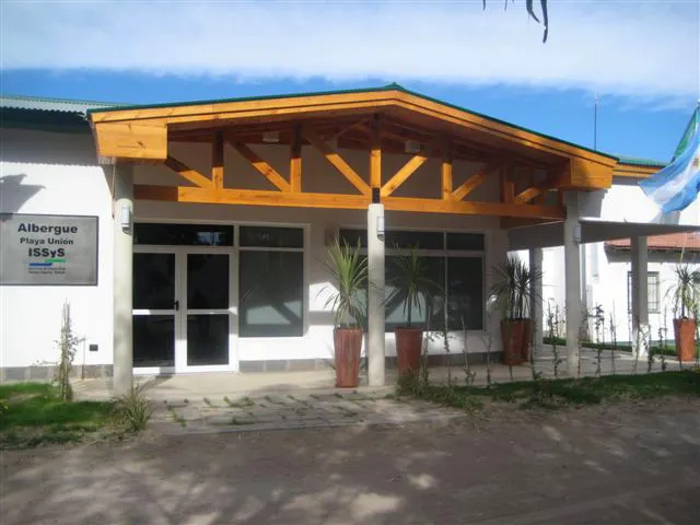 Un hotel con las comidades para relajarse. 