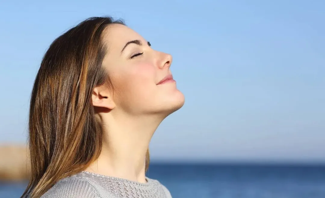 Algo tan básico como la respiración tiene un impacto profundo en el bienestar y mejora la energía.