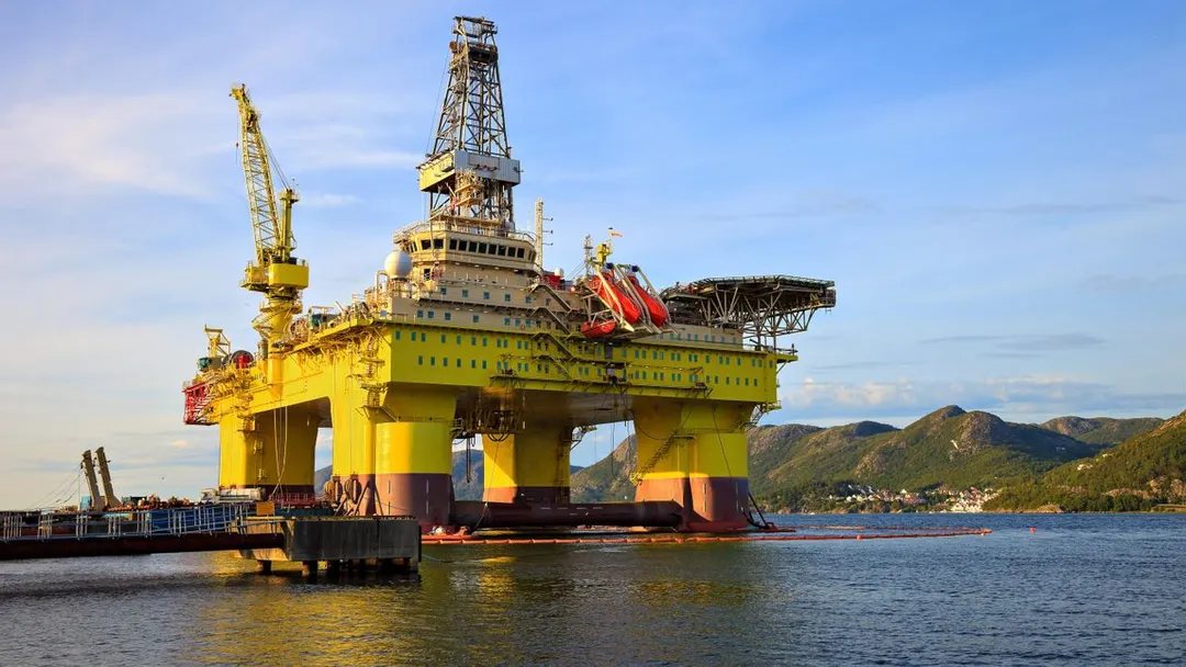 Noruega muestra una transición pragmática: financia parte de su economía verde con renta fósil, avanza por etapas y asume costos.