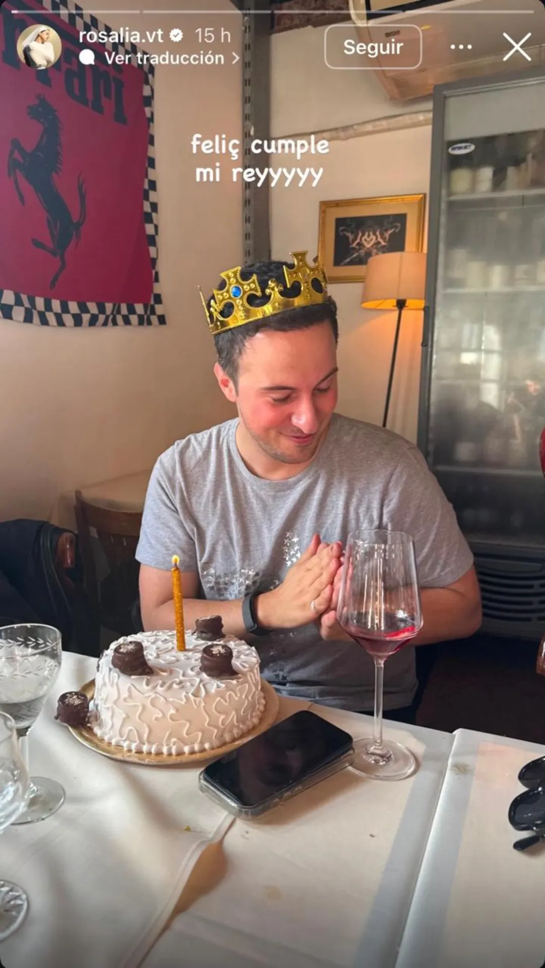 La cantante festejó el cumpleaños de uno de sus acompañantes.