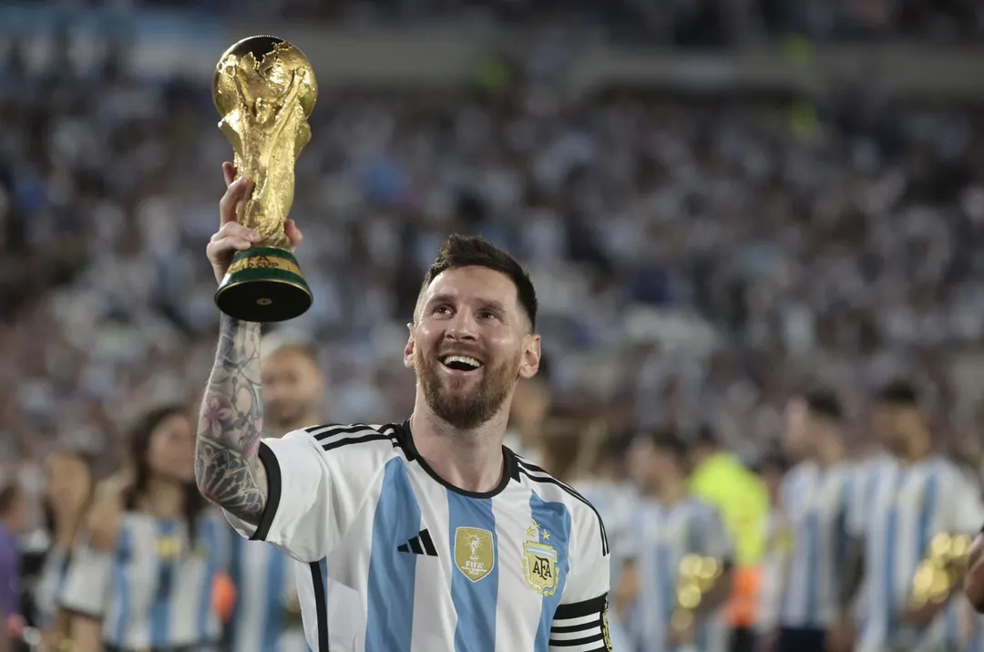 La Copa del Mundo, el título más importante que ganó Messi en su carrera.