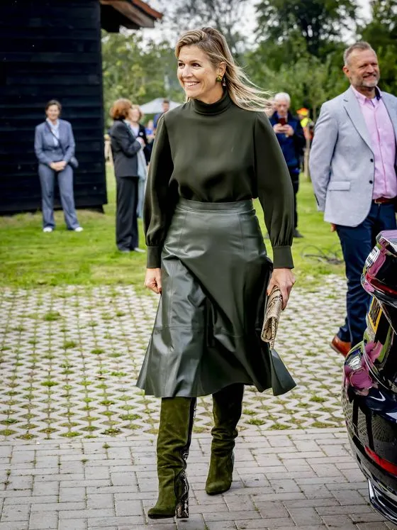 La reina reafirmó su estilo con un conjunto sorprendente.