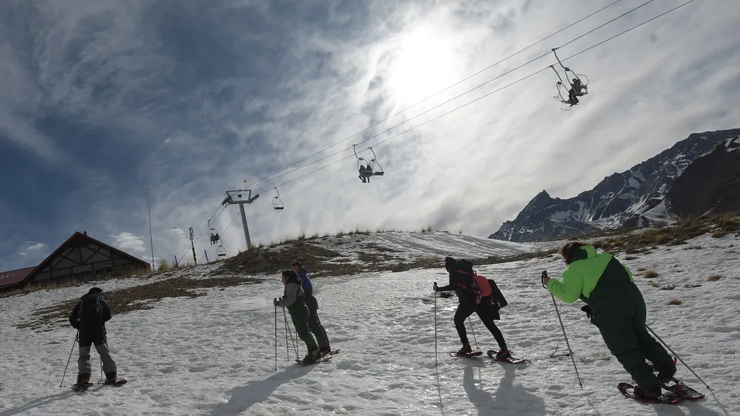 La excursión con raquetas de nieve es una de las nuevas propuestas de Las Leñas.