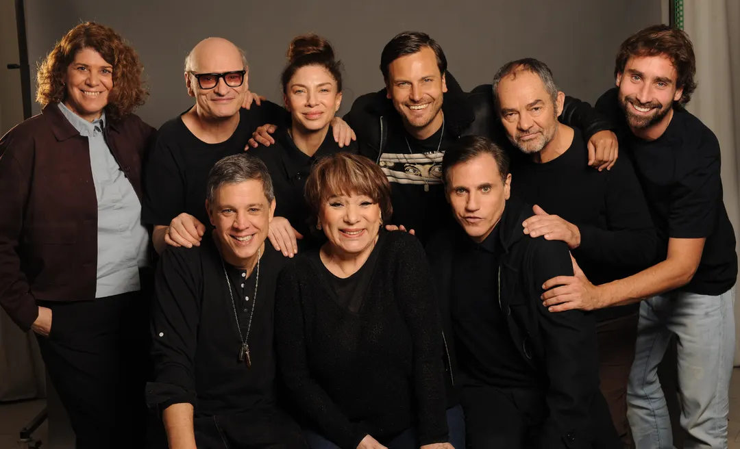El elenco de La Ratonera está integrado por Carlos Belloso, Ludovico Di Santo, Romina Gaetani, Andrés Gil, Walter Quiroz, Carlos Santamaría y Malena Solda, con la participación especial de Betiana Blum.