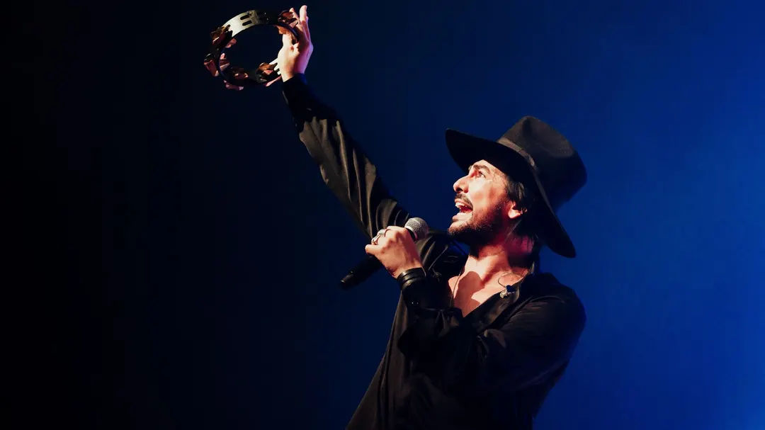 El artista arribará a la provincia con su show "Beto Cuevas Acústico"