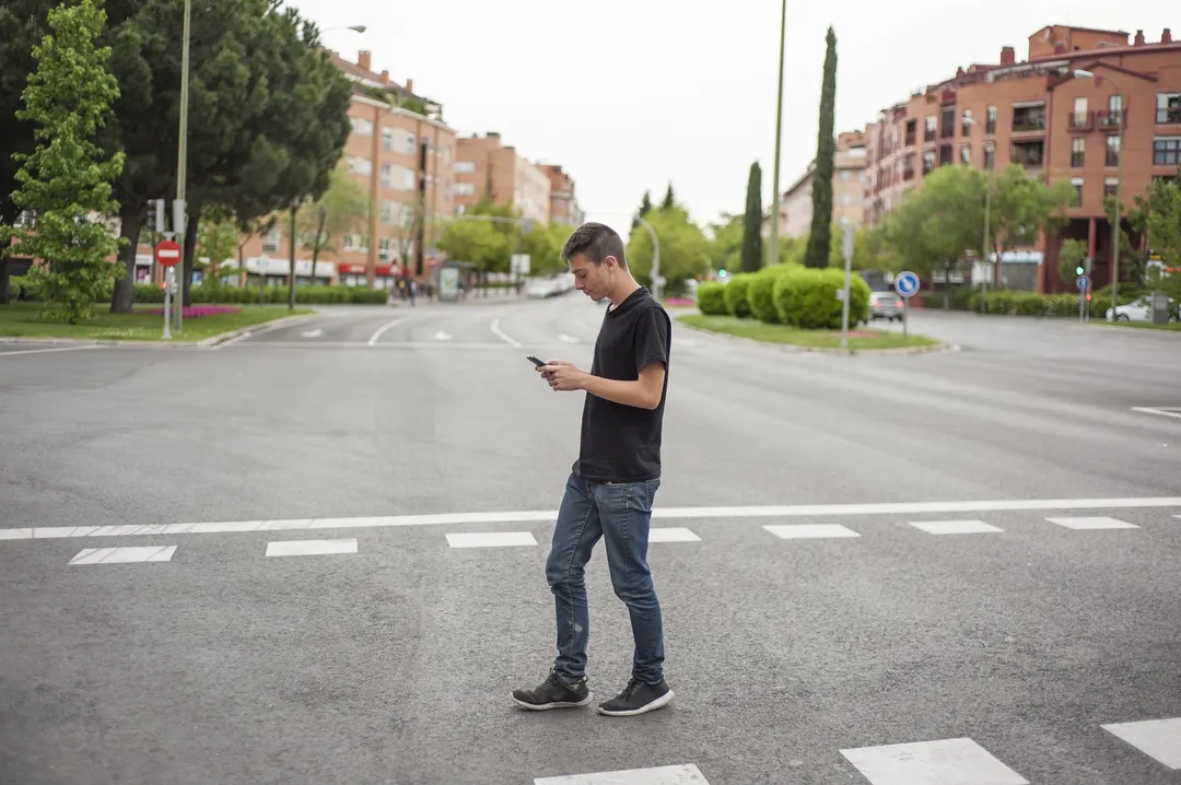 Es importante activar el roaming en tu celular para no perder la comunicación este verano