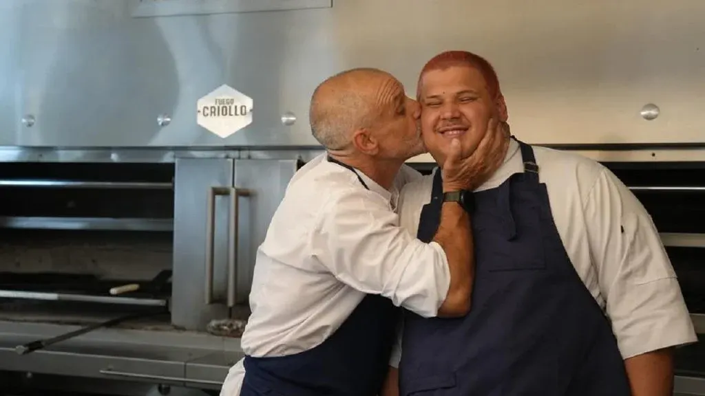 Lans Petersen, el menor de los tres hijos del chef que se encuentra internado.