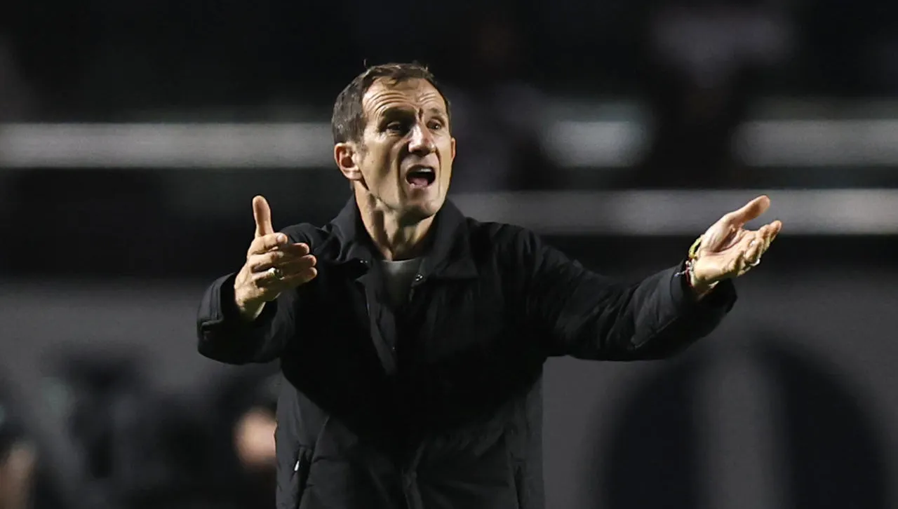 Si los éxitos del equipo del Vasco Arruabarrena continúan, el DT deberá reordenar un calendario apretadísimo para Boca.