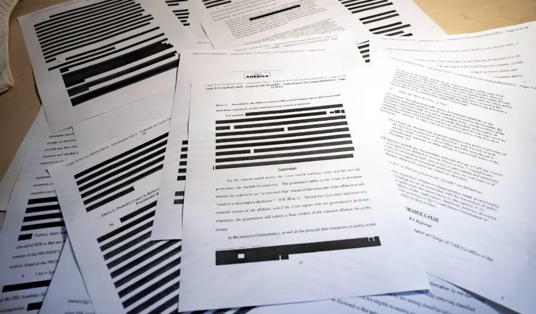 En su casa de Estados Unidos, el acusado escondía miles de documentos clasificados. Foto Departamento de Justicia de EE.UU.