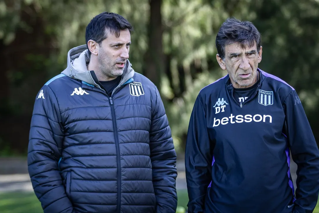 Aseguran que Diego Milito quedó muy molesto por cómo se manejó públicamente la información de la salida de Gustavo Costas.