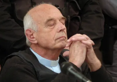 Von Wernich, sacerdote condenado a prisión perpetua por genocidio. Foto: Telam