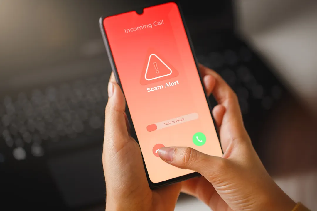 Las llamadas spam suelen utilizar engaños para conseguir contraseñas, códigos de seguridad o información bancaria.