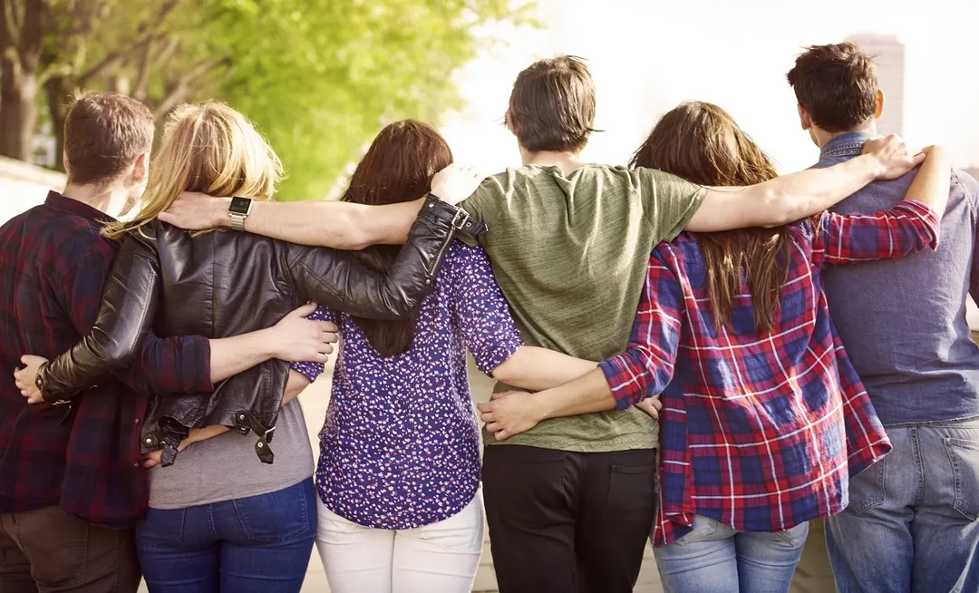 La cita de hoy destaca la importancia de los amigos en el día a día de las personas.