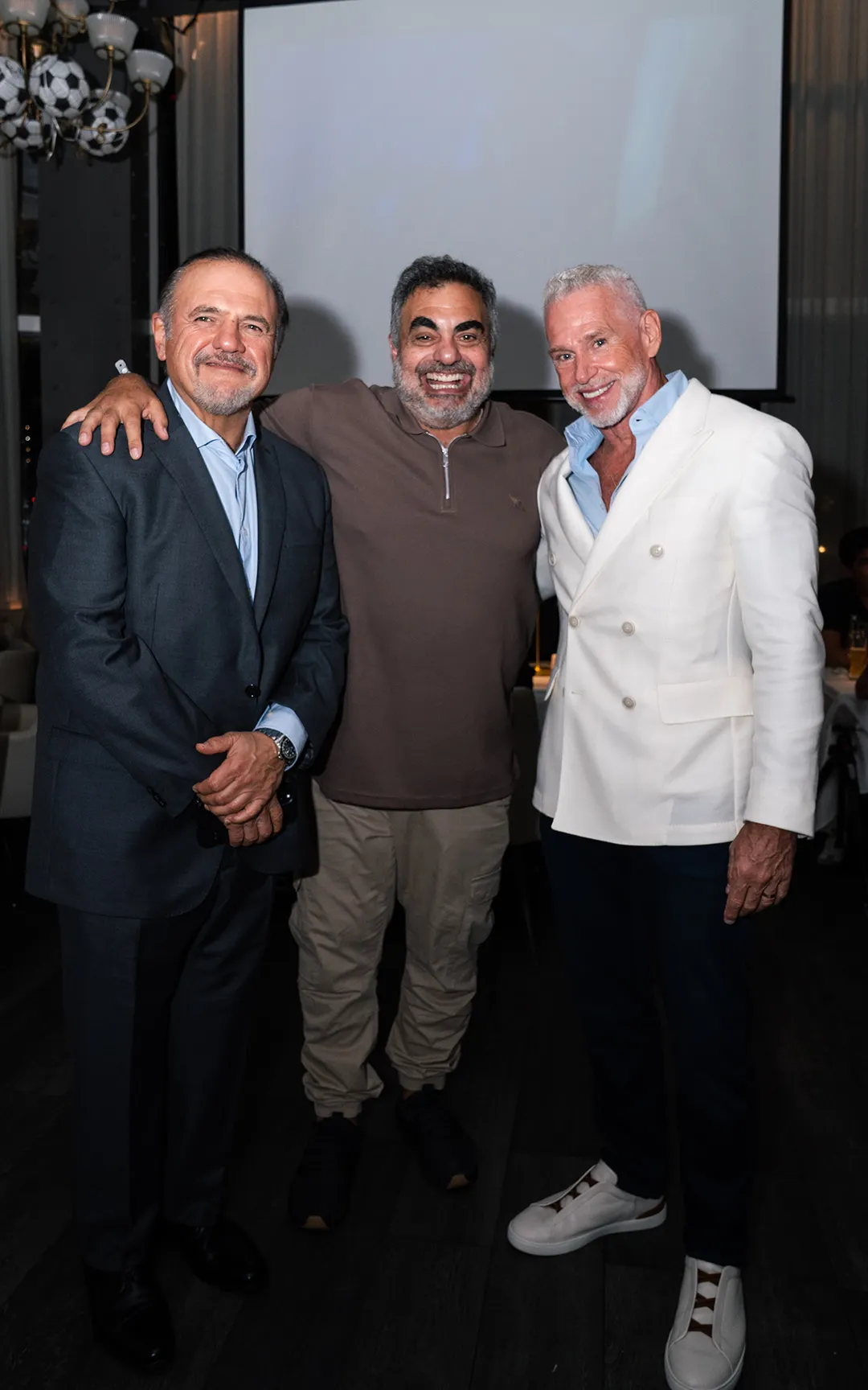 Los dueños de Baires Grill recibieron a los famosos en su espacio.