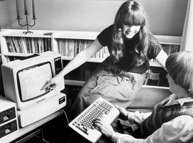 A fines de los 80 cursaba sexto año de secundaria en el colegio Otto Krause, para recibirme de técnico en computación.