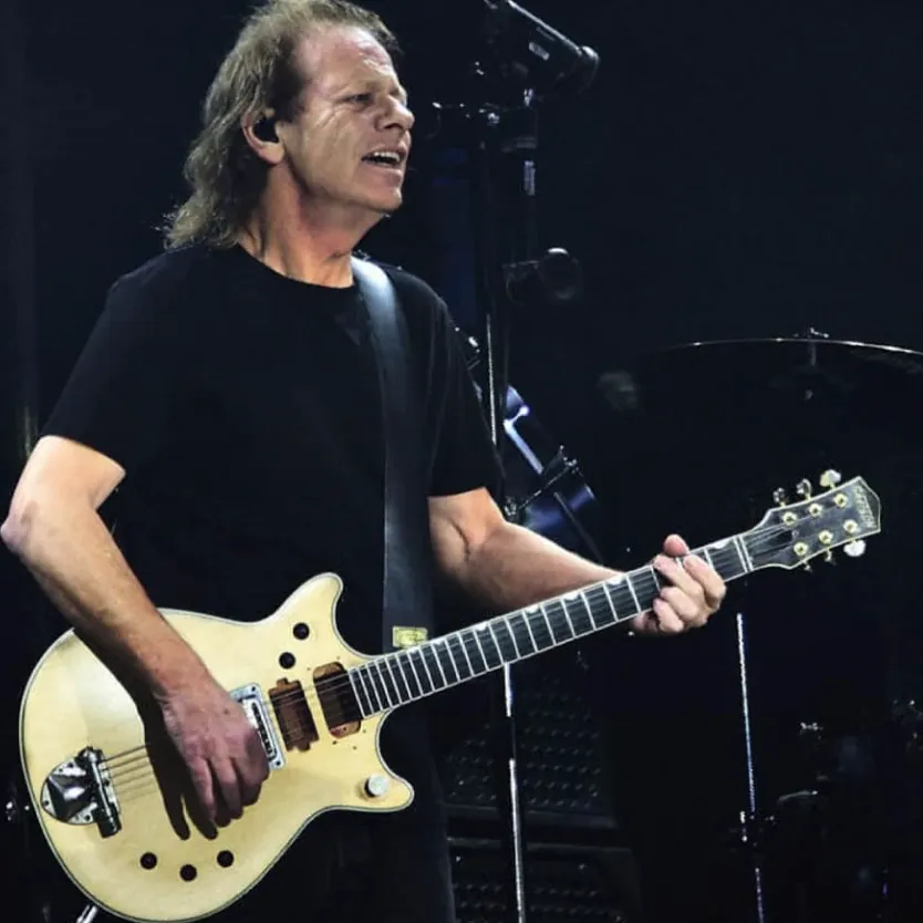 Stevie Young, internado en Argentina por problemas de salud. 