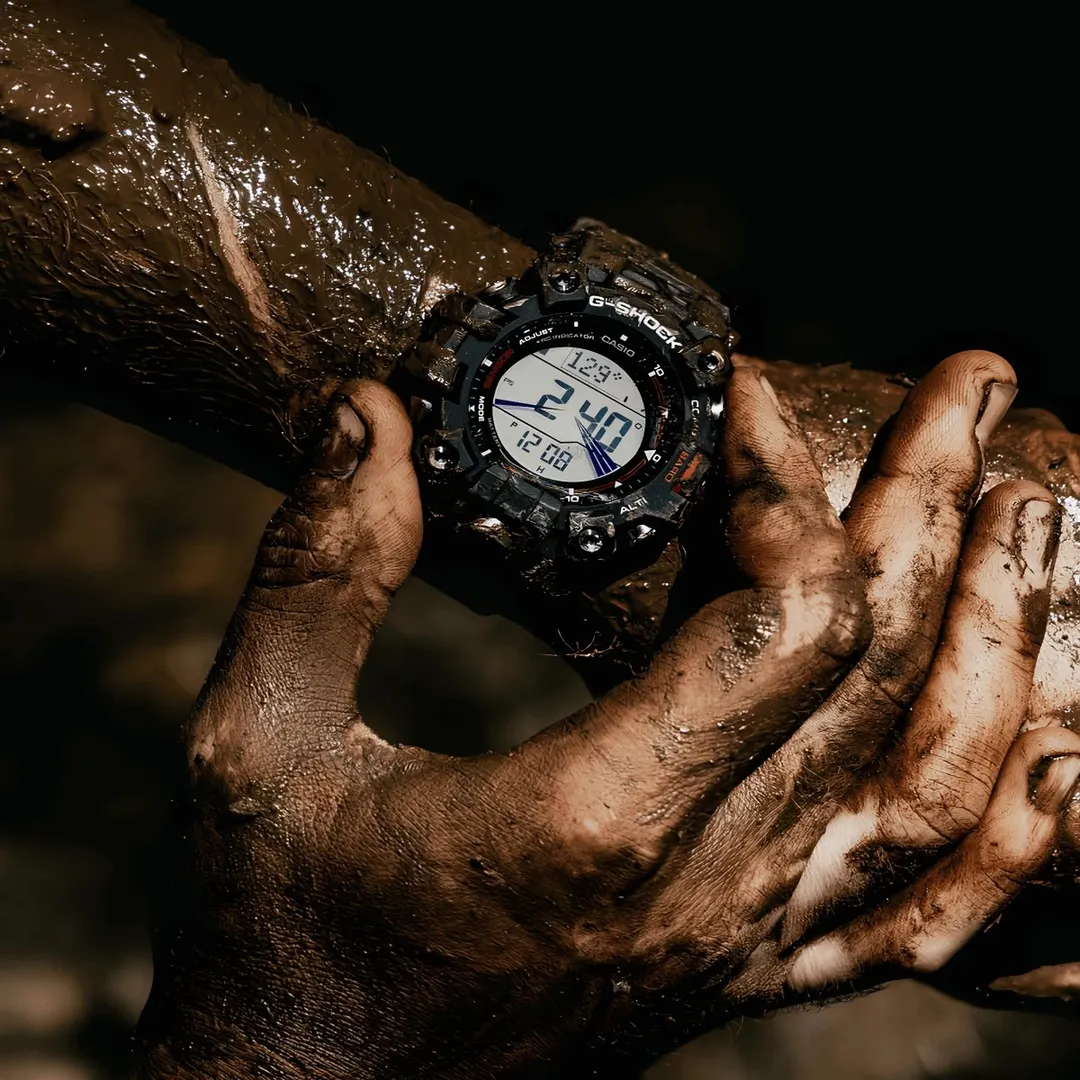 Los relojes diseñados para rescate ofrecen pantallas dobles con excelente legibilidad en todo entorno.