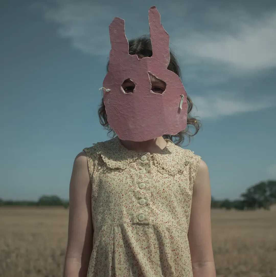 La película es incómoda para ver pero entretiene. 
