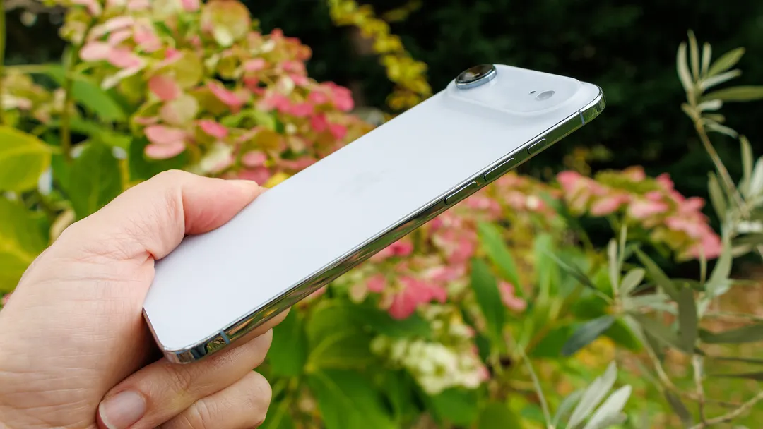 Apple iPhone Air.