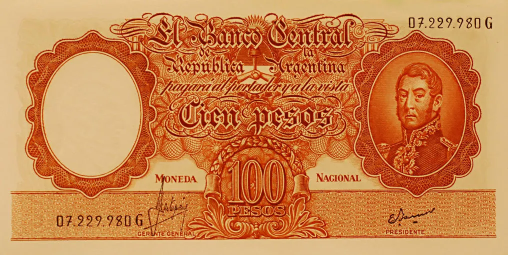 El peso moneda nacional, creada en el siglo XIX, se mantuvo durante varias décadas. 
