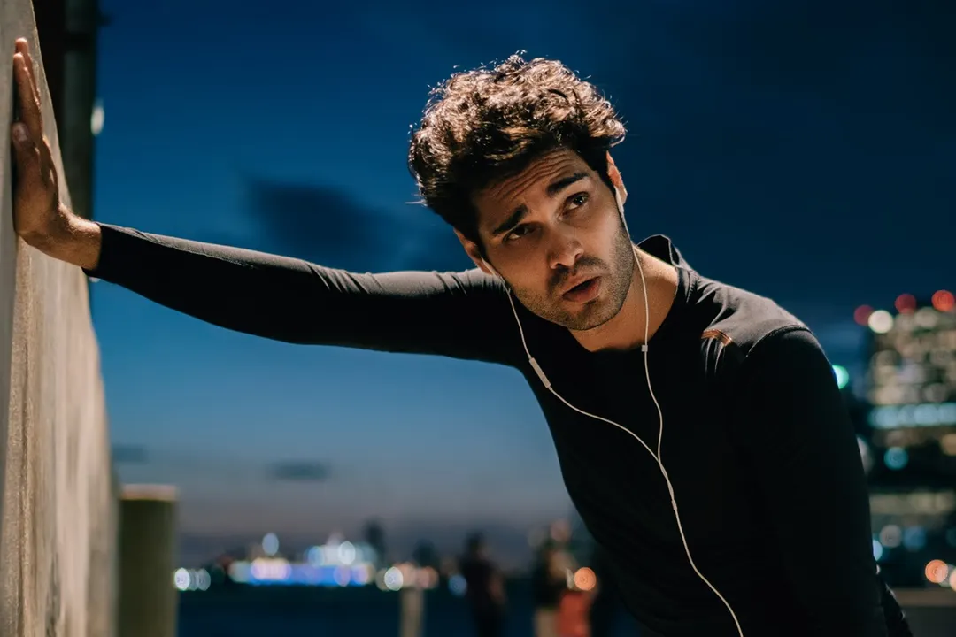 Los deportistas eligen sistemas avanzados para disfrutar de un sonido envolvente en su entrenamiento con los nuevos auriculares.