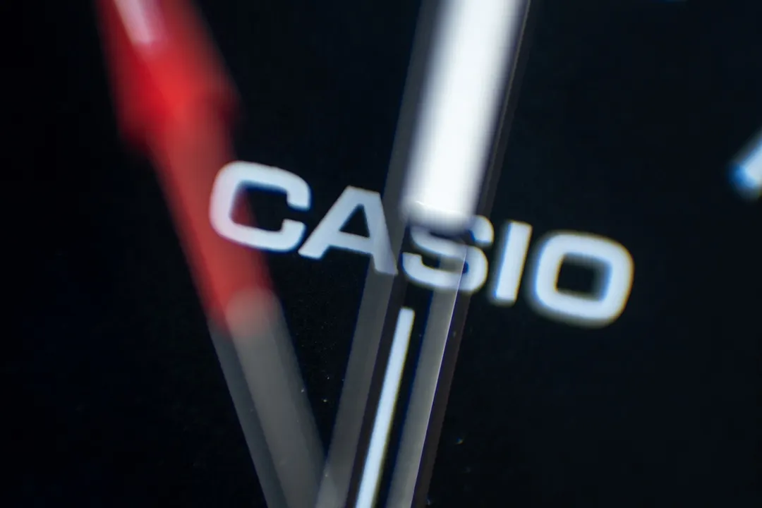 Repaso por las colecciones de Casio más populares que marcan la moda urbana.