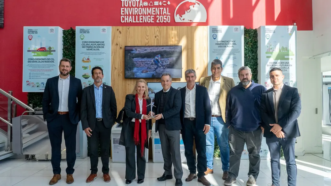 Los concesionarios Toyota comienzan a operar con energía renovable de YPF Luz