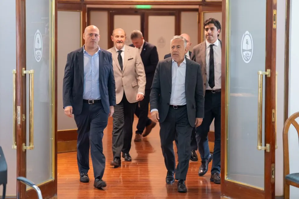 El Gobernador Alfredo Cornejo y el presidente del Banco Nación, Darío Wasserman.