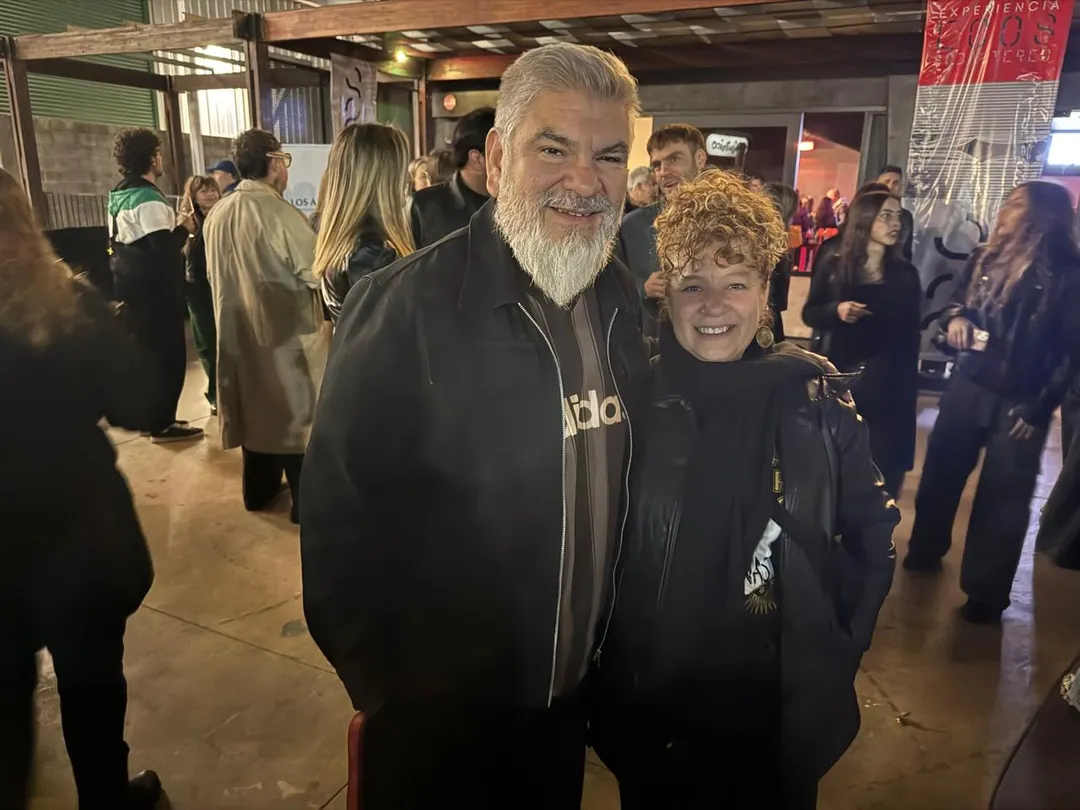 El subsecretario de Cultura Diego Gareca dijo presente con su esposa Natalia.