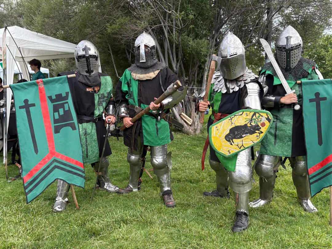 Los Guardianes del Oeste.