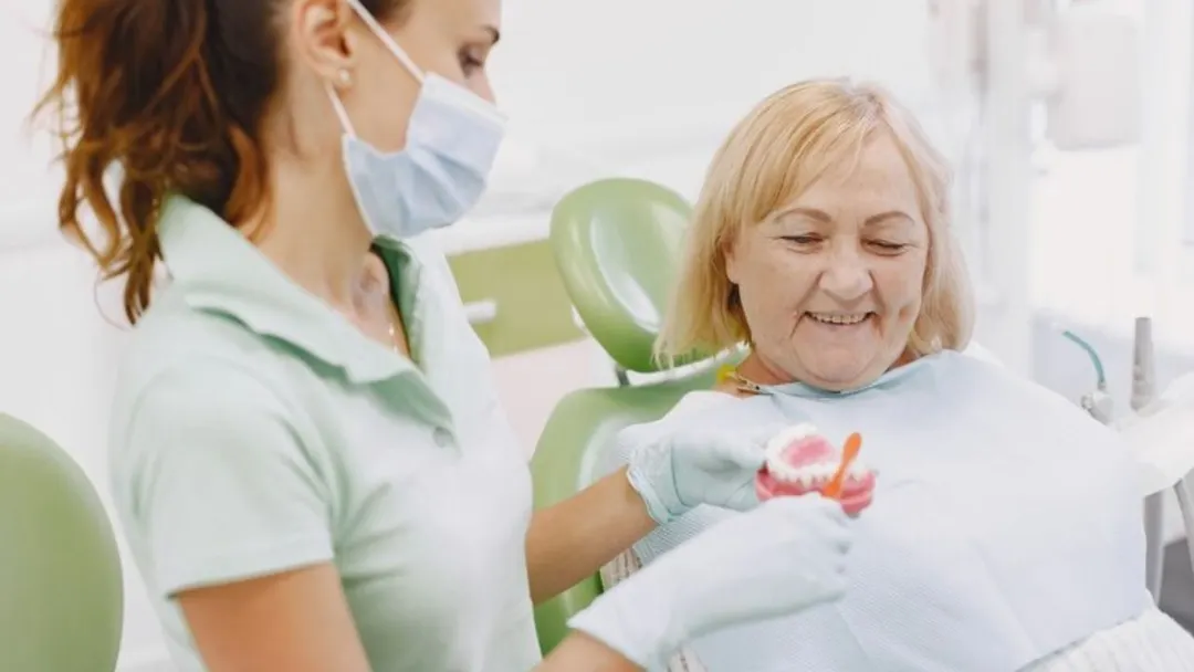 Una guía con todo lo que hay que saber sobre el programa odontológico de PAMI 