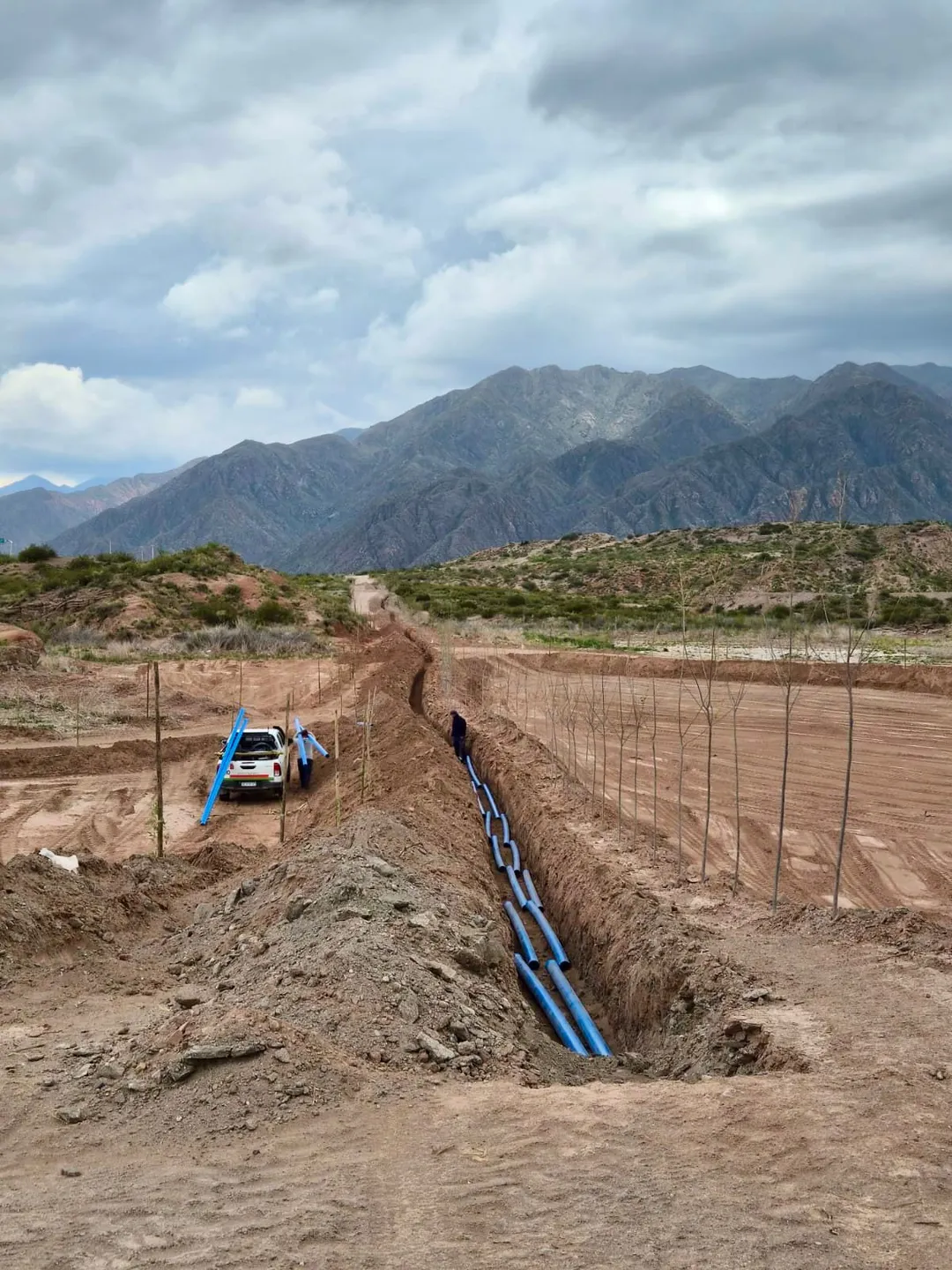 Así avanzan las obras de Costazur, el proyecto que busca cambiar la cara del perilago de Potrerillos. 