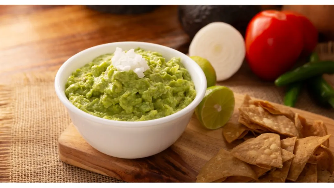 Esta receta aprovecha el aguacate maduro para lograr una textura cremosa sin necesidad de cremas ni mantecas.
