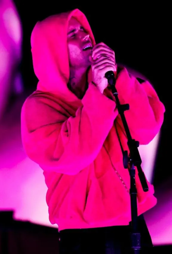 El look relajado de Justin contrastó con las millonarias ganancias que embolsó por sus dos fines de semana en California.