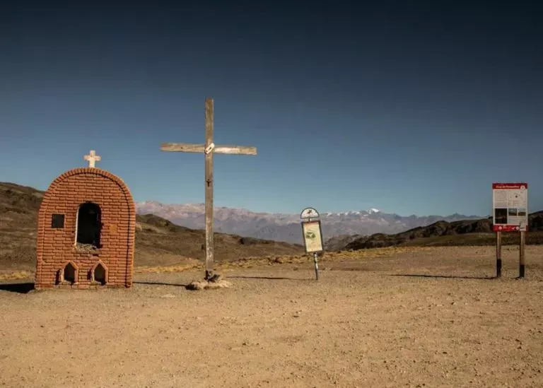 Cruz de Paramillos en Las Heras.