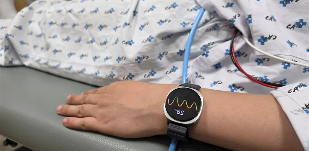 Tecnología PPG: los sensores de los smartwatches actuales poseen la capacidad técnica de registrar cambios mínimos en el flujo sanguíneo.