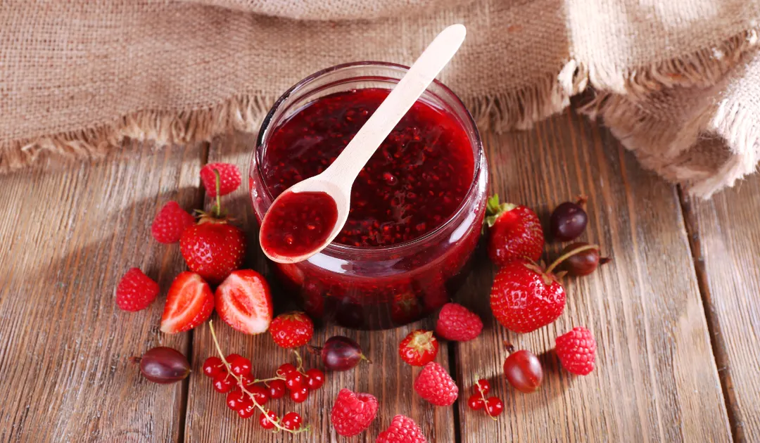 Sabor artesanal: mermelada de frutos rojos en tu cocina Foto: Shutterstock