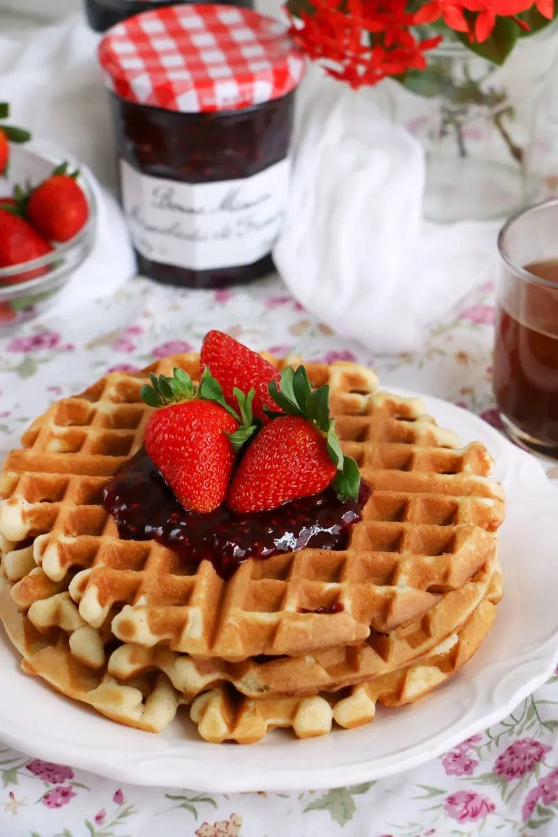 Prepara unos waffles exquisitos con esta receta paso a paso.