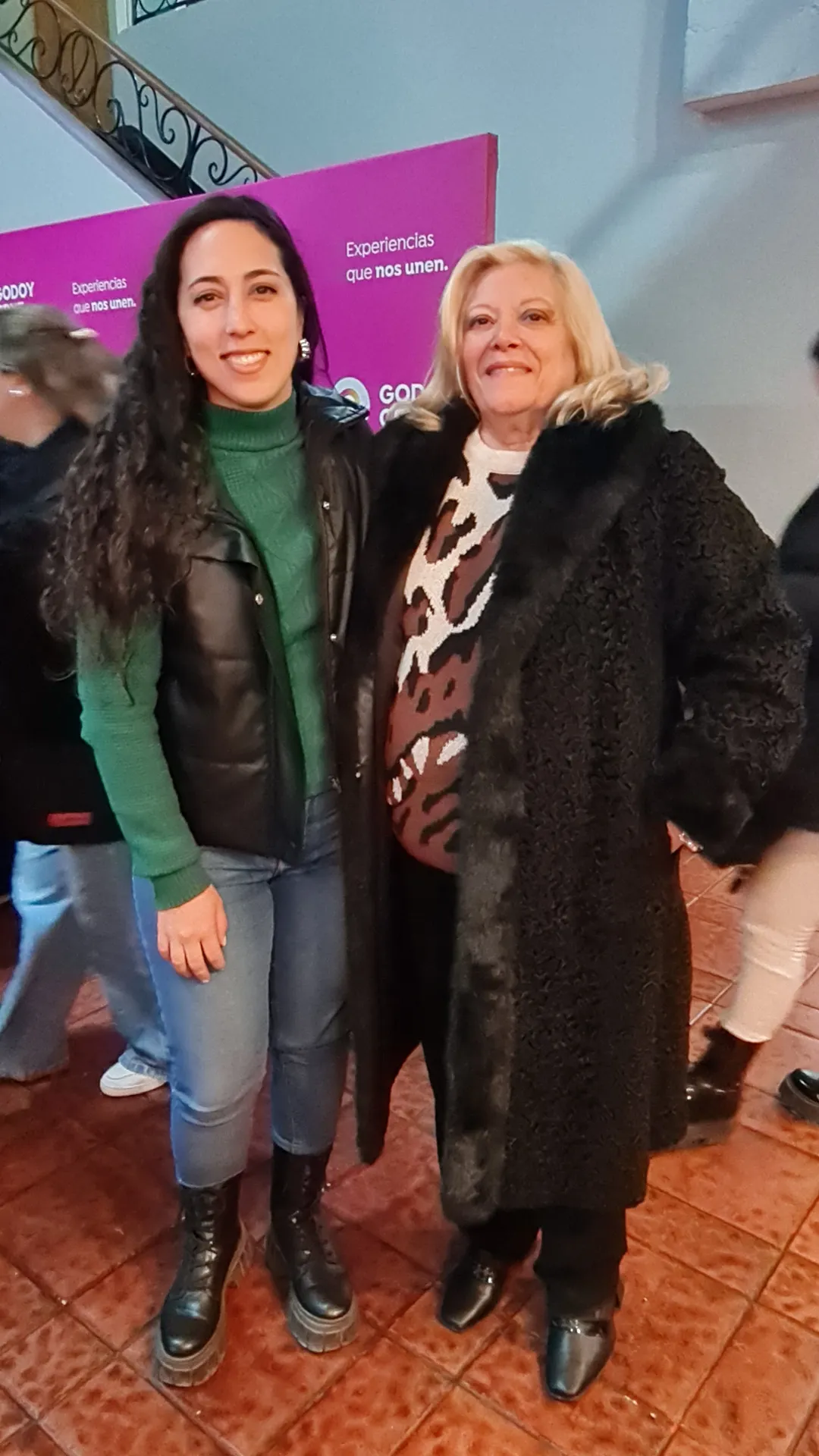 Noelia y Rosa ahijada y madrina.