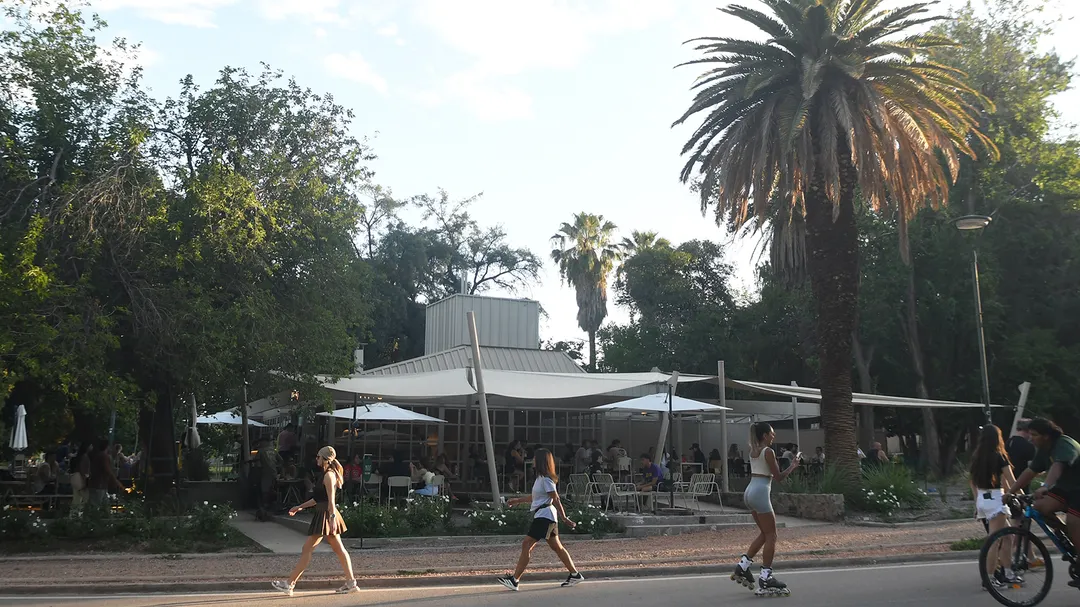 El Parque General San Martín ha crecido en el aspecto económico con distintas iniciativas gastronómicas. 