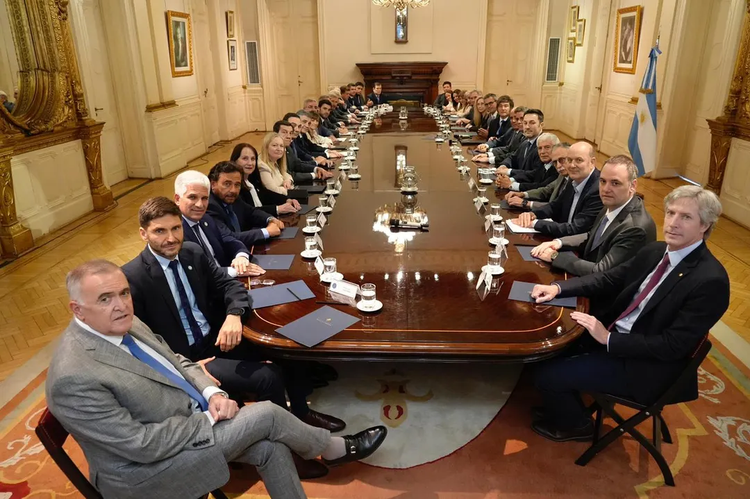 El Gobierno va por los votos de los gobernadores que se sentaron con Javier Milei en la Casa Rosada tras el triunfo electoral de octubre.